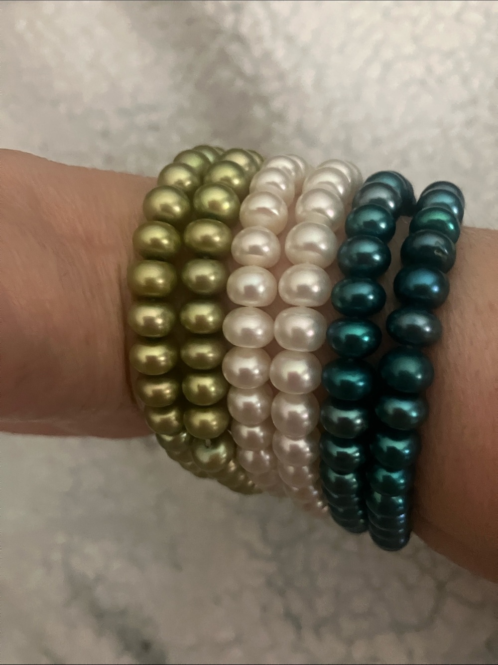 Cultured fresh water pearl stretch bracelets in Olive, White & Teal